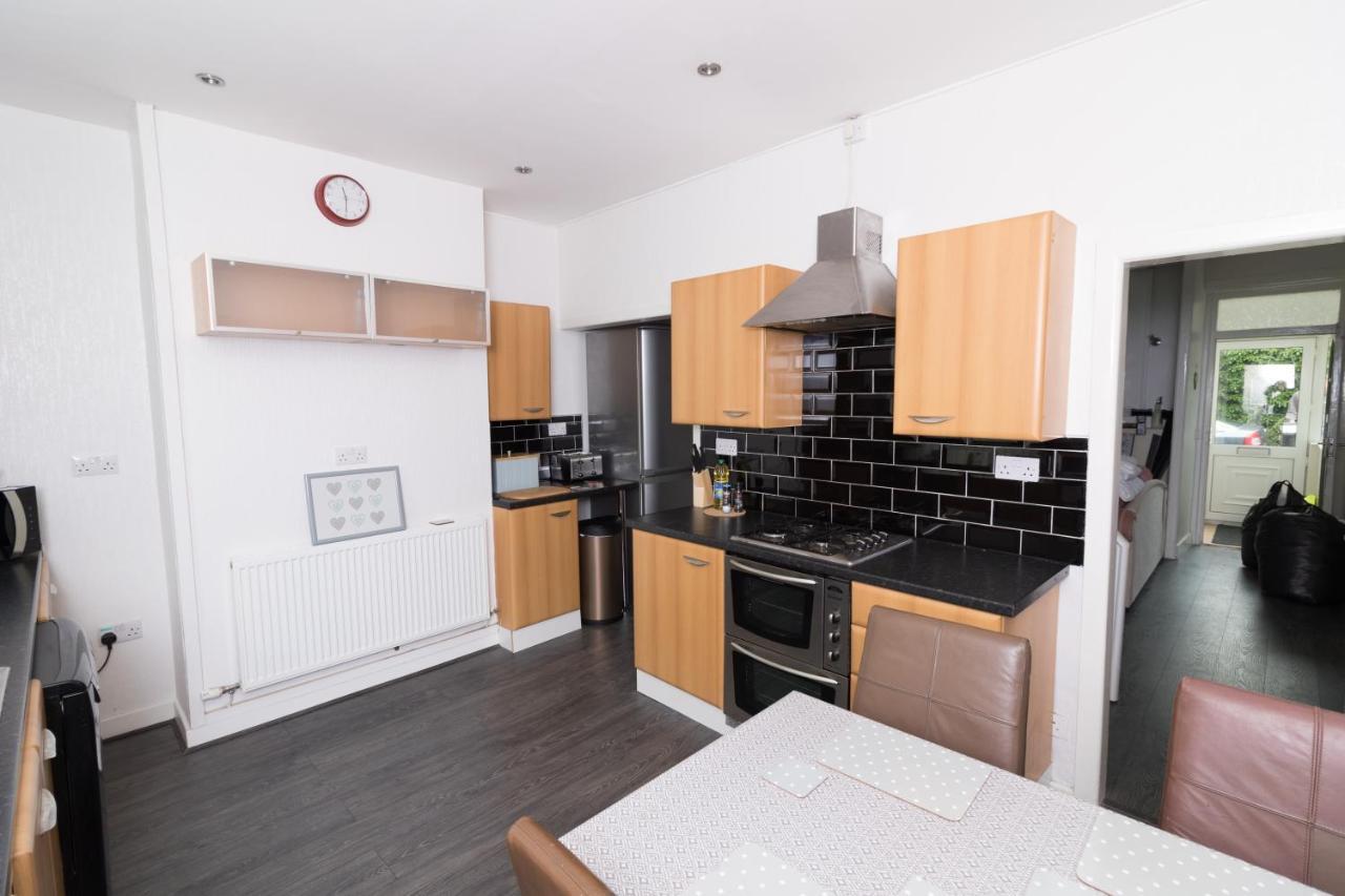 Entire House - 2 Bedroom - 3 Bed - Free Wifi - Tv Clayton-le-Moors Экстерьер фото