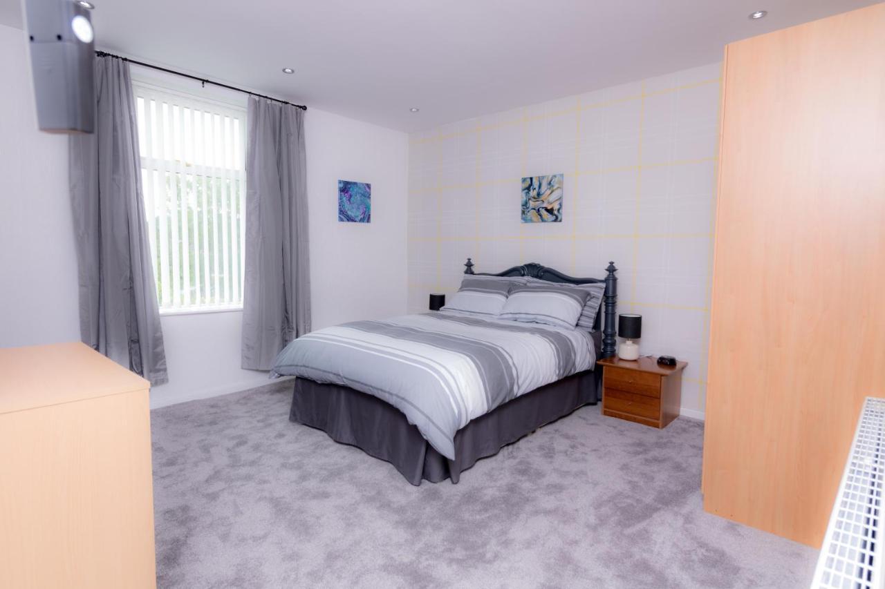 Entire House - 2 Bedroom - 3 Bed - Free Wifi - Tv Clayton-le-Moors Экстерьер фото