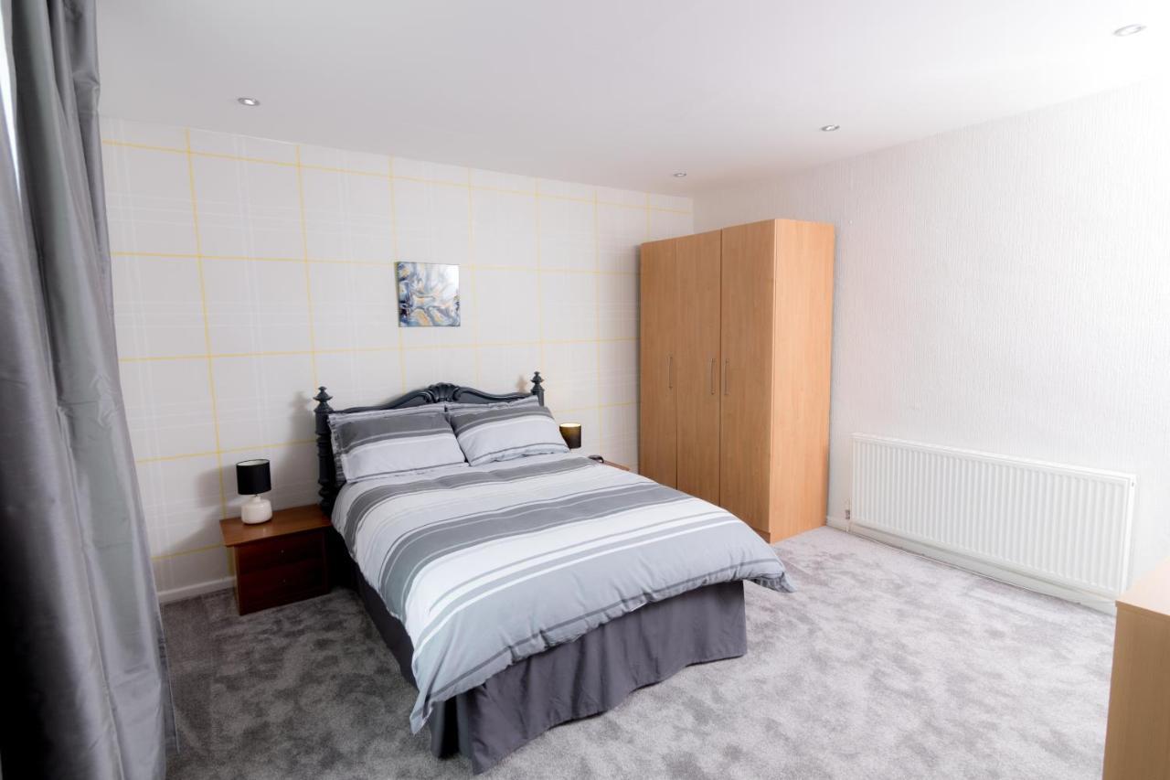 Entire House - 2 Bedroom - 3 Bed - Free Wifi - Tv Clayton-le-Moors Экстерьер фото