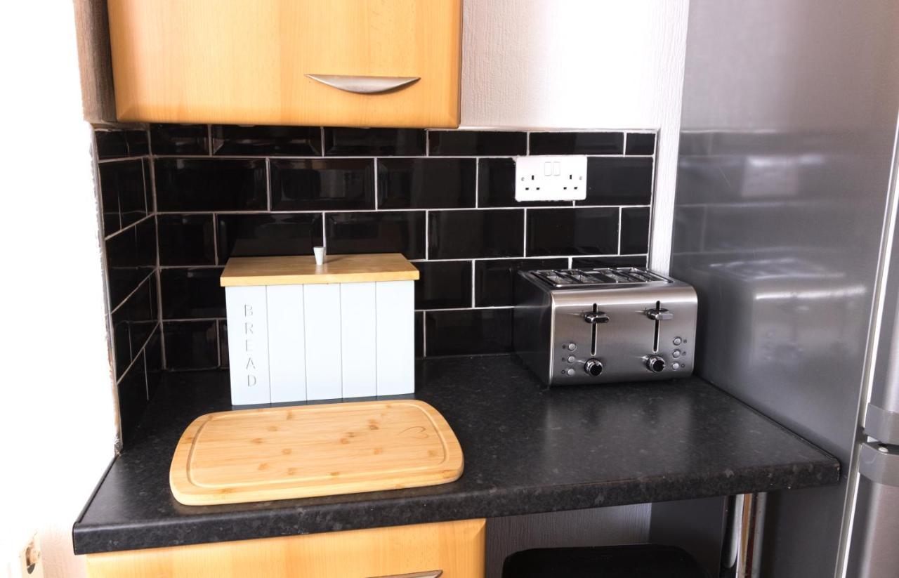 Entire House - 2 Bedroom - 3 Bed - Free Wifi - Tv Clayton-le-Moors Экстерьер фото